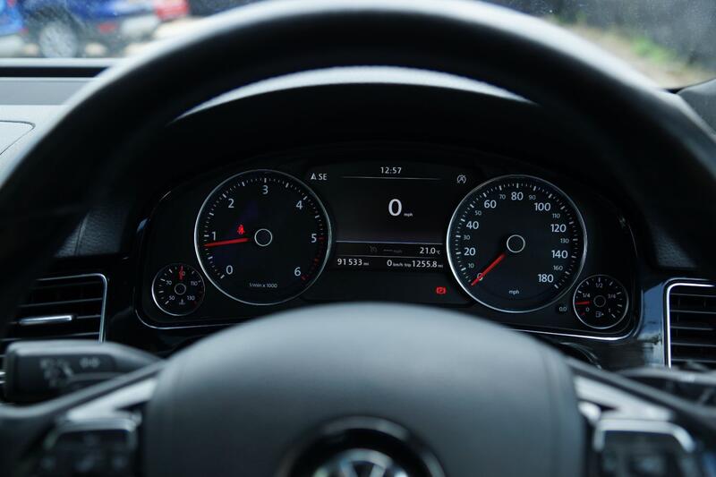 VOLKSWAGEN TOUAREG